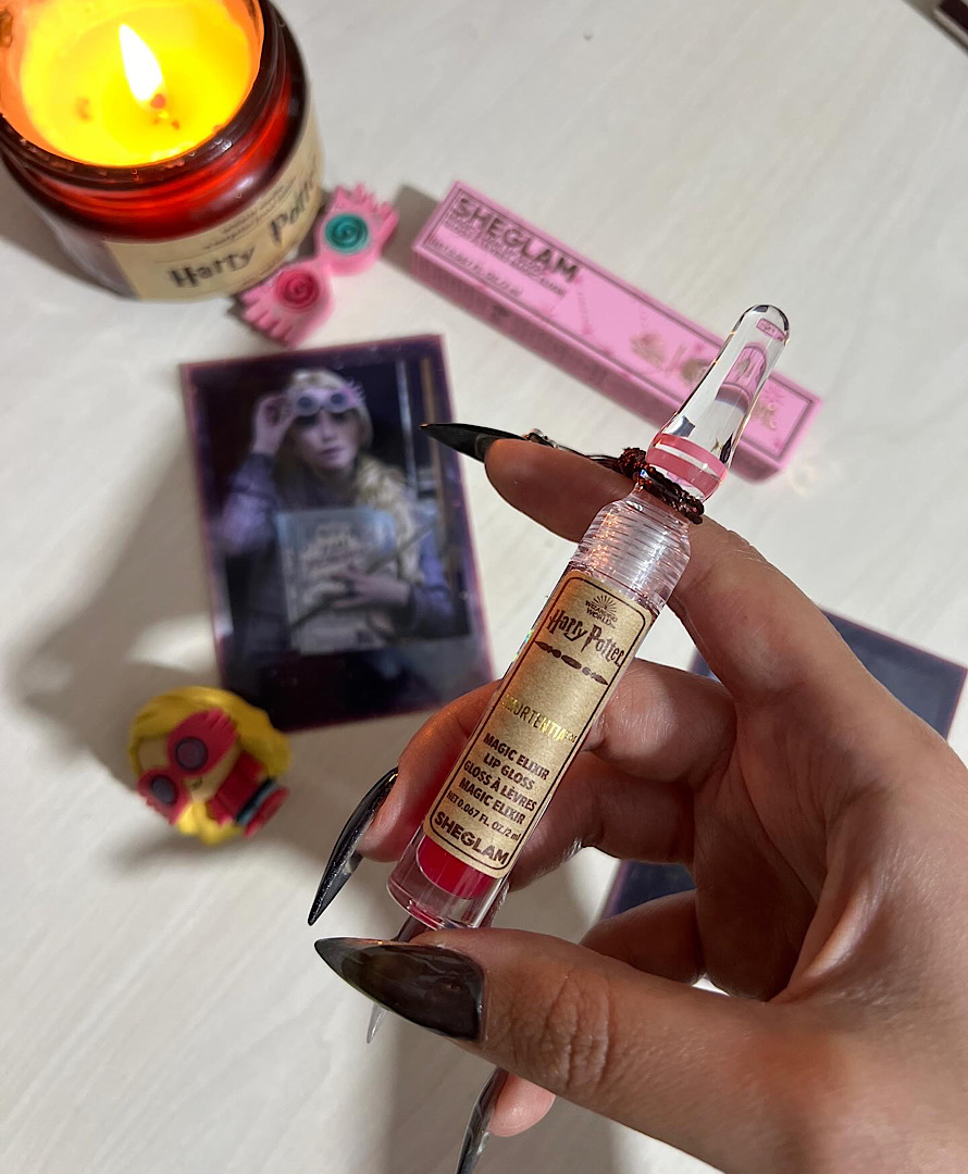 لیپ گلاس هری پاتر شیگلم صورتی