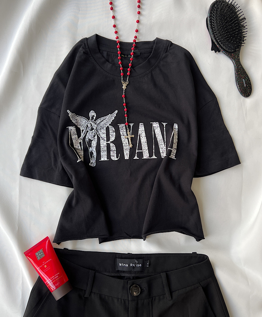 کراپ تیشرت مشکی نیروانا