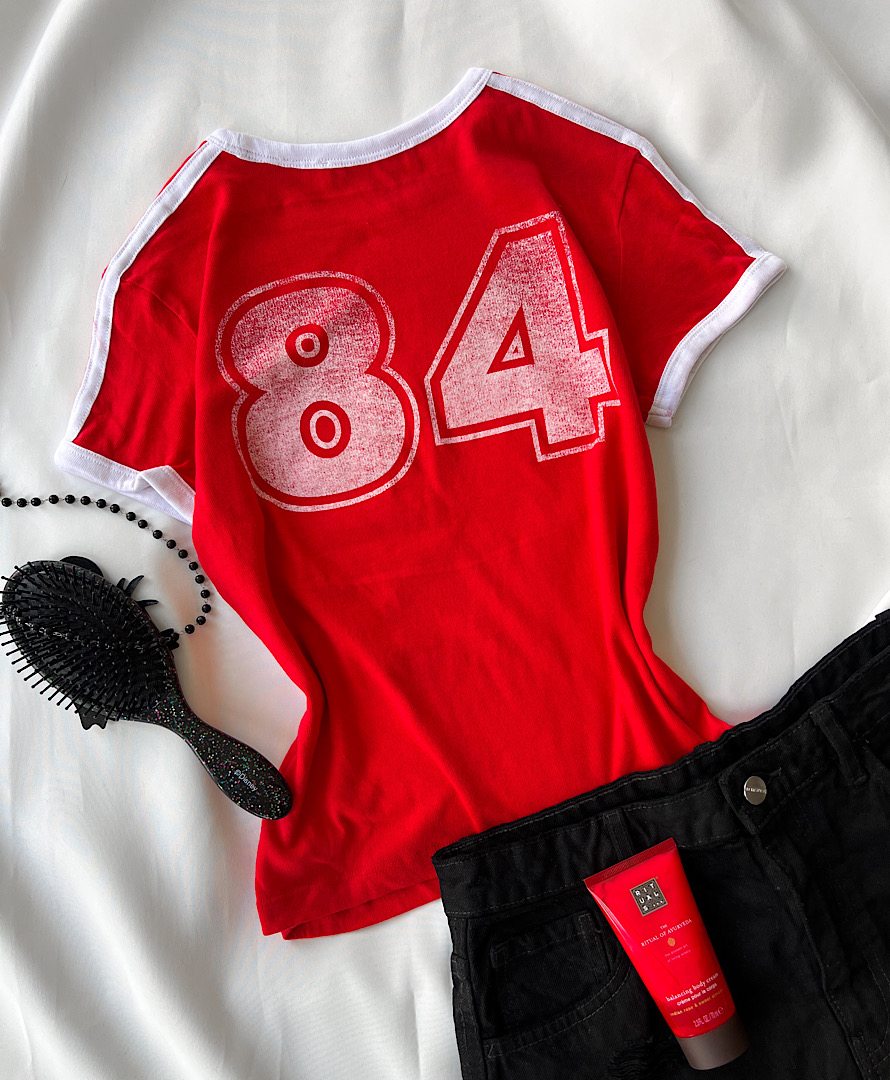 تیشرت بیسبالی قرمز